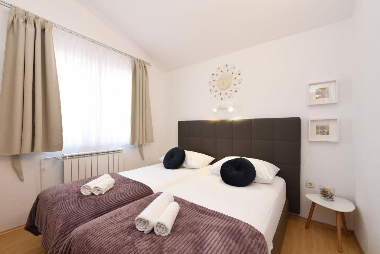 Apartments Amari Starigrad Paklenica Εξωτερικό φωτογραφία