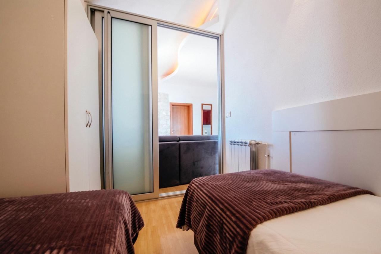 Apartments Amari Starigrad Paklenica Εξωτερικό φωτογραφία