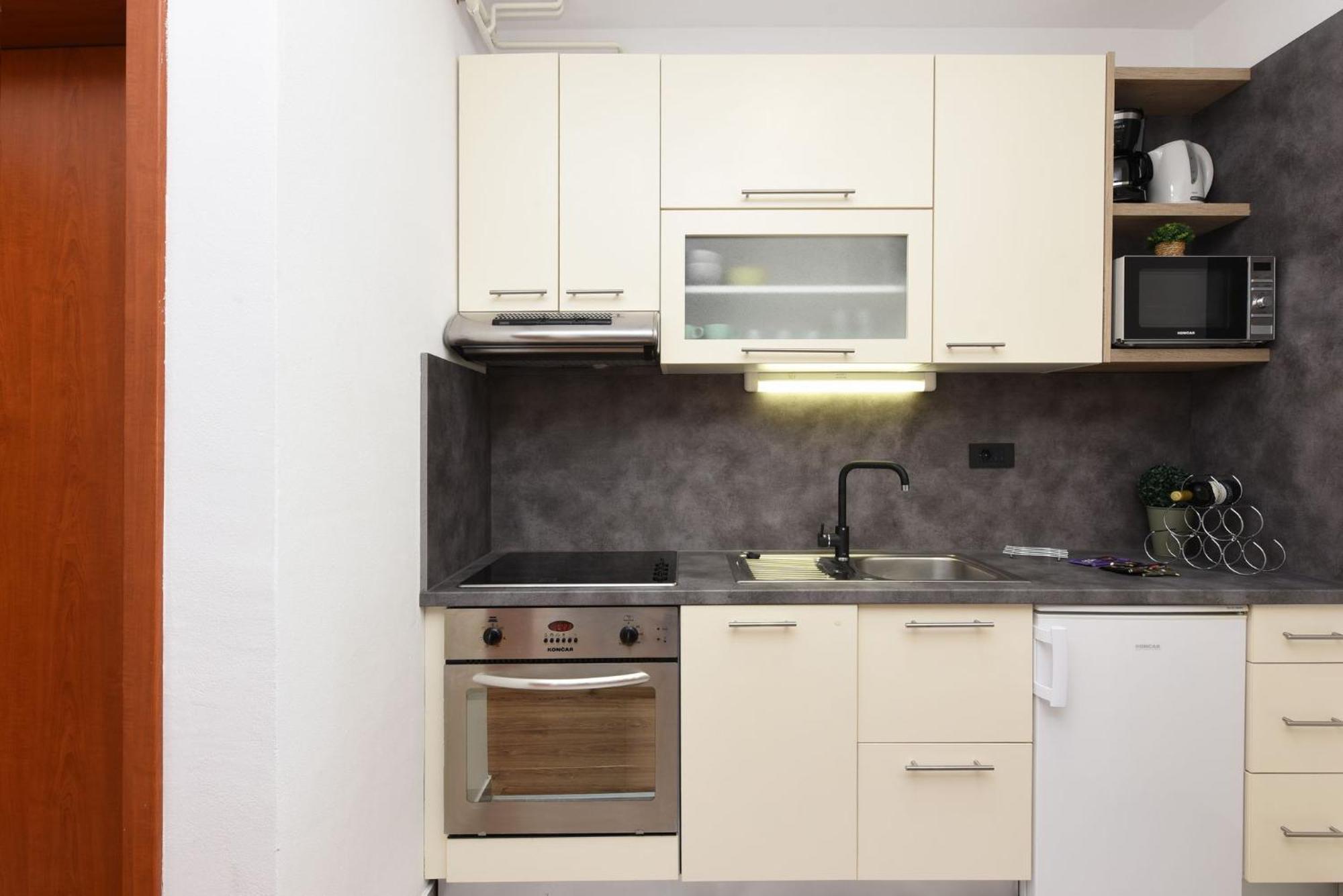 Apartments Amari Starigrad Paklenica Εξωτερικό φωτογραφία